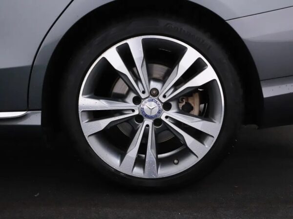 Photo 4 of 36 of WDD2052421F487089 Mercedes-Benz C-Klasse Estate C 200 (5-drs Combi)