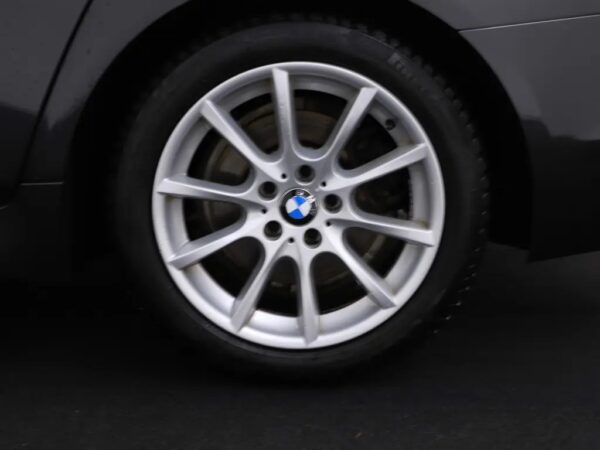 Photo 4 of 37 of WBA5G11060D177843 BMW 5 Serie Touring 520i High Executive Leder