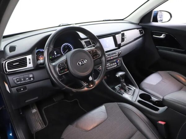 Photo 5 of 24 of KNACC81CGJ5113784 Kia Niro 1.6 GDi Hybrid ExecutiveLine (5-drs