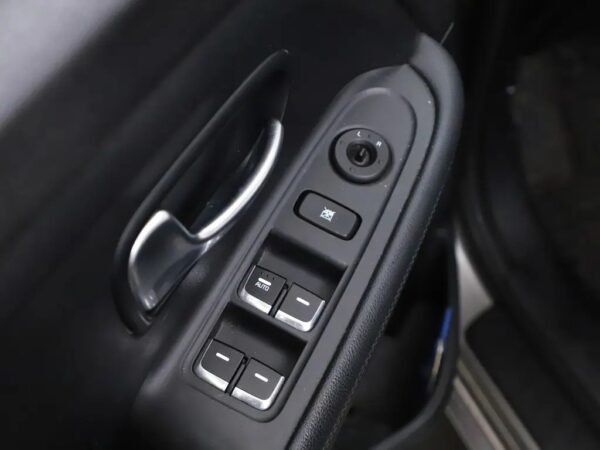 Photo 5 of 25 of KNAHT811AG7124222 Kia Carens 1.6 GDi DynamicLine Nav