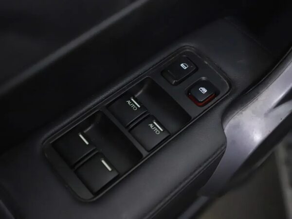 Photo 5 of 26 of SHSRE78709U007928 Honda CR-V 2.4i Automaat Executive Xenon