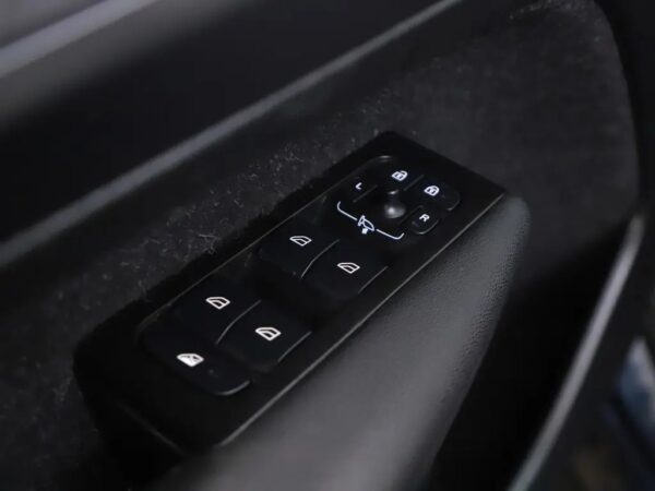 Photo 5 of 26 of YV1XZL4VDM2505024 Volvo XC40 1.5 T2 Aut. Business Pro