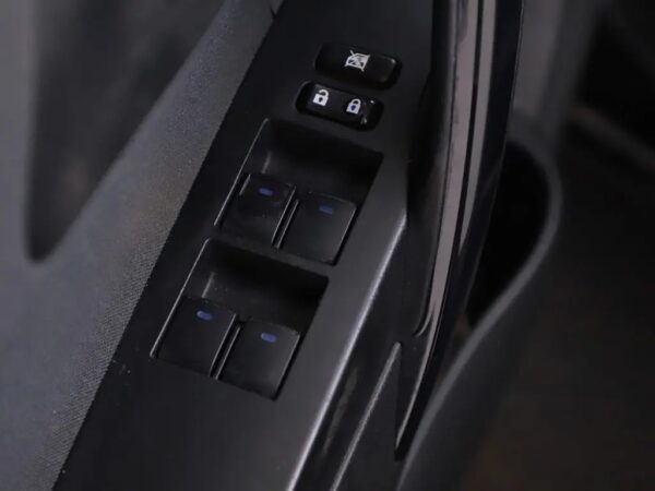 Photo 5 of 30 of SB1ZS3JEX0E174839 Toyota Auris Touring Sports 1.8 Hybrid Lease