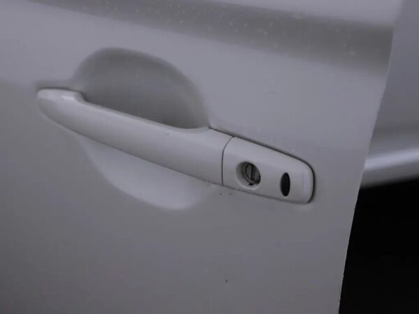 Photo 5 of 31 of JMBXDGG2WEZ002903 Mitsubishi Outlander 2.0 PHEV Instyle