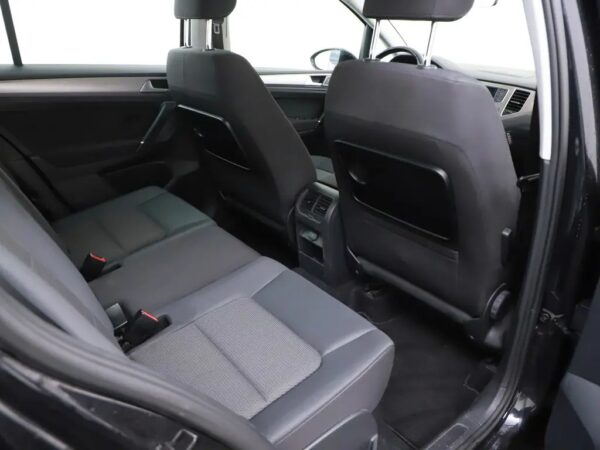 Photo 5 of 31 of WVGZZZ5NZJW355944 Volkswagen Tiguan 1.4 TSI DSG Comfortline Business