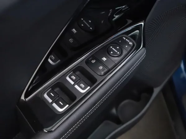 Photo 6 of 24 of KNACC81CGJ5113784 Kia Niro 1.6 GDi Hybrid ExecutiveLine (5-drs