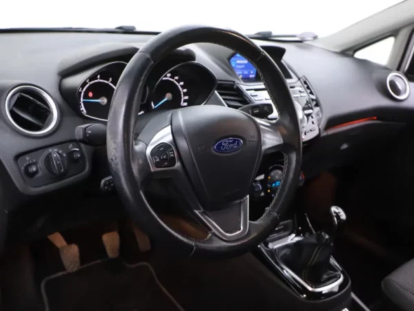 Photo 6 of 24 of WF0DXXGAKDFT49806 Ford Fiesta 1.0 EcoBoost Titanium