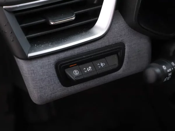 Photo 6 of 25 of VF1RJA00474065221 Renault Clio 1.6 E-Tech Full Hybrid 145