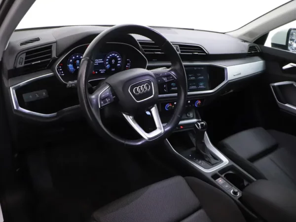 Photo 6 of 27 of WAUZZZF30L1041209 Audi Q3 35 TFSI Aut. Pro Line