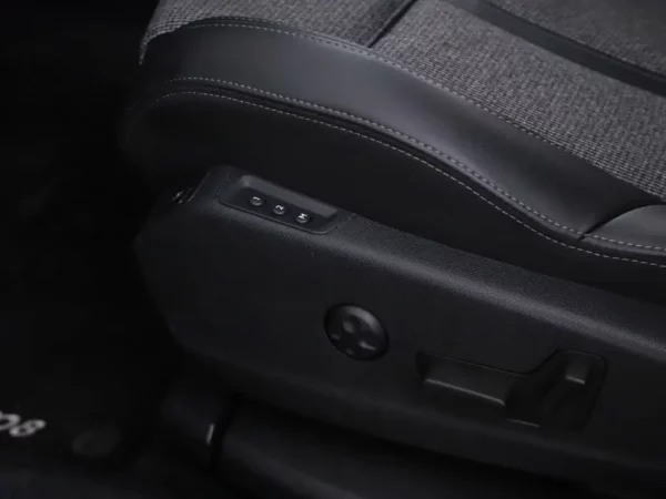 Photo 6 of 28 of VF3MRHNSJKL032587 Peugeot 5008 1.2 PureTech Allure Navi