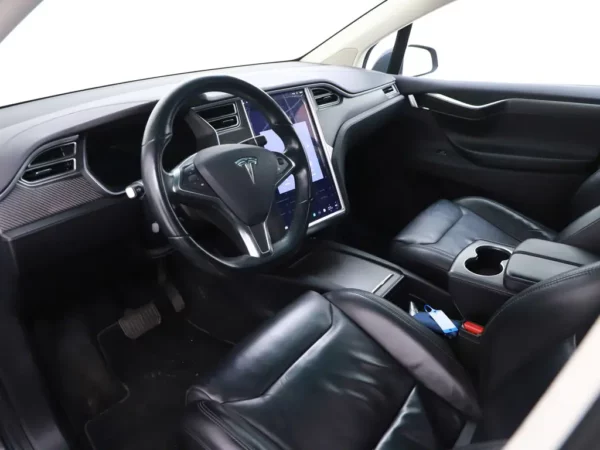 Photo 6 of 31 of 5YJXCCE22GF012440 Tesla Model X 90D Base 6p. LED