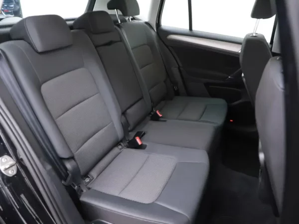 Photo 6 of 31 of WVGZZZ5NZJW355944 Volkswagen Tiguan 1.4 TSI DSG Comfortline Business