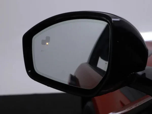 Photo 6 of 33 of SALZA2BT4PH193071 Land Rover Range Rover Evoque 1.5 P300e AWD R-Dynamic S