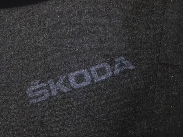 Photo 6 of 34 of TMBJR7NU6M5017005 Skoda Karoq 1.5 TSI ACT Sportline Business LED