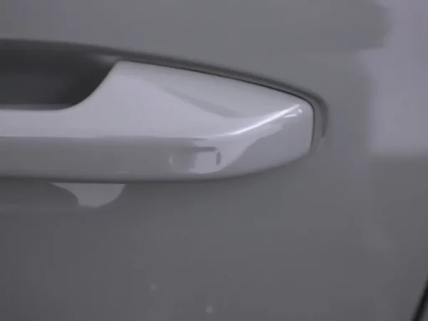 Photo 6 of 38 of YV1XZEDVEM2461653 Volvo XC40 Recharge P8 AWD R-Design