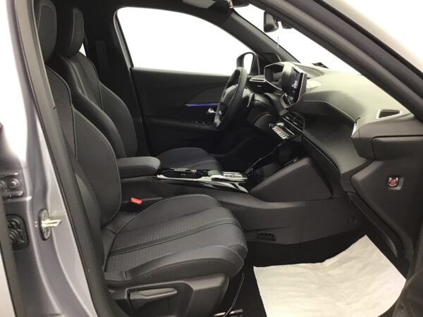 PEUGEOT 2008 HYBRID 145 HYBRID