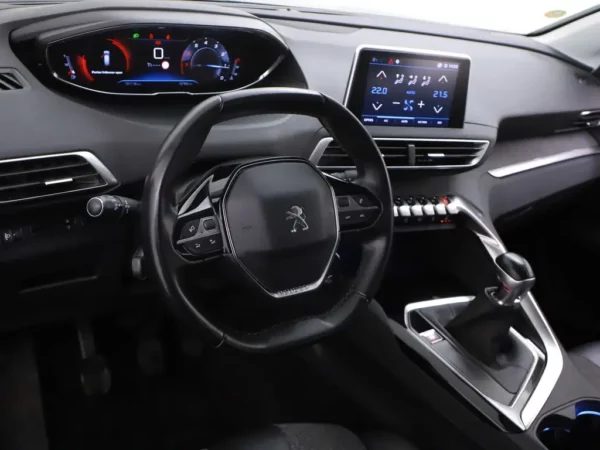 Photo 7 of 28 of VF3MRHNSJKL032587 Peugeot 5008 1.2 PureTech Allure Navi