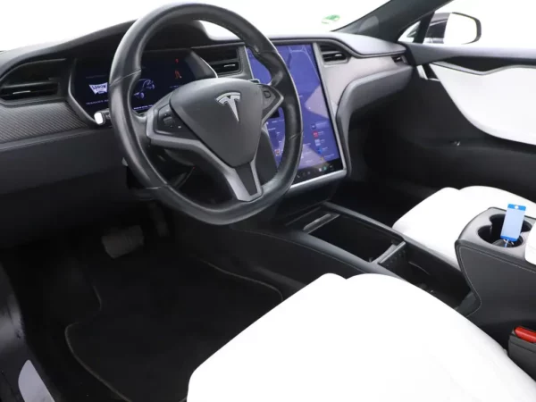 Photo 7 of 33 of 5YJSA7E26JF270000 Tesla Model S 100D (5-drs Hatchb.) Cruise