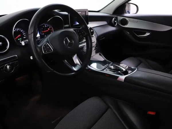 Photo 7 of 36 of WDD2052421F487089 Mercedes-Benz C-Klasse Estate C 200 (5-drs Combi)