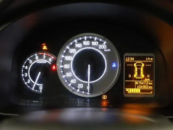 Photo 8 of 21 of JSAMFH91S00204629 Suzuki Ignis 1.2 Smart Hybrid Comfort