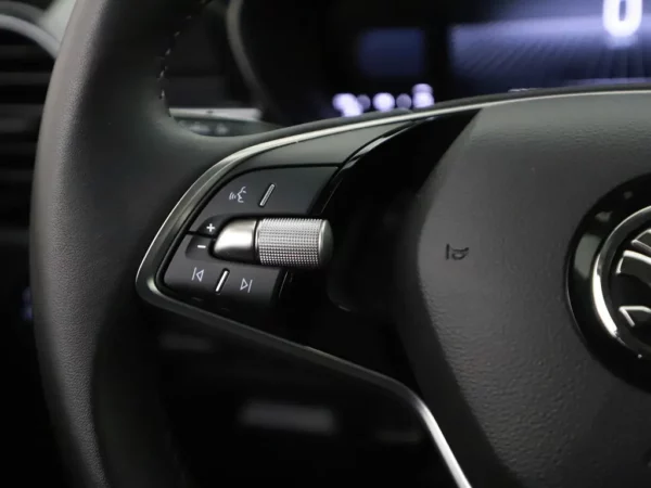 Photo 8 of 23 of TMBEP6PJXR4041955 Skoda Fabia 1.0 TSI Essence (5-drs Hatchb.)