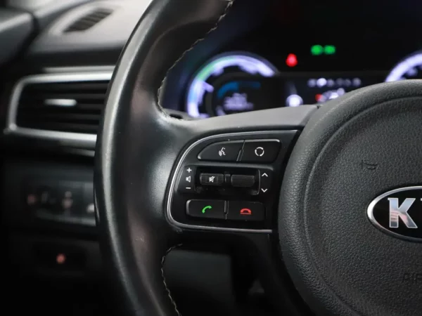 Photo 8 of 24 of KNACC81CGJ5113784 Kia Niro 1.6 GDi Hybrid ExecutiveLine (5-drs