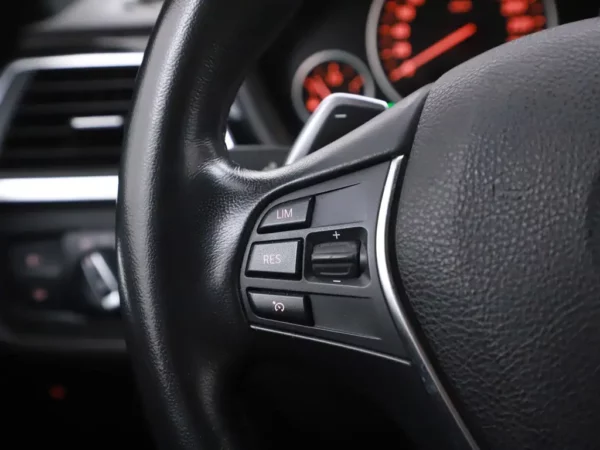 BMW 3-serie 330e Luxury Edition