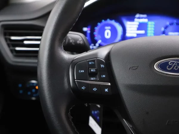 Photo 8 of 28 of WF0PXXGCHPLY55796 Ford FOCUS Wagon 1.0 EcoBoost Hybrid Titanium X