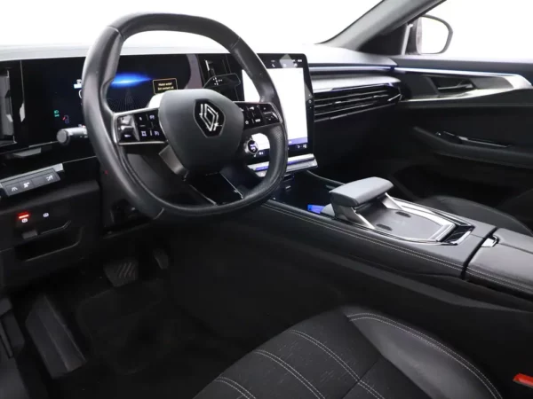 Photo 8 of 29 of VF1RHN00070299589 Renault Austral 1.2 E-Tech full hybrid 200 Techno