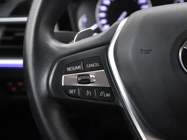 BMW 3-serie 320i High Executive (4-drs Sedan)