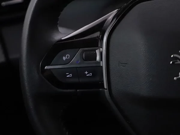 Peugeot e-2008 EV Allure 50 kWh Navi