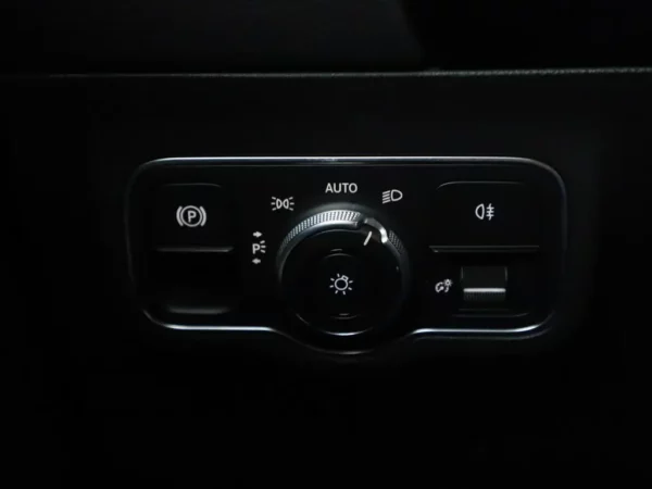 Mercedes-Benz B-Klasse 180d Business Solution AMG