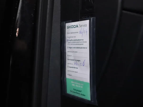 Photo 8 of 32 of TMBJR7NX0LY013295 Skoda Octavia Combi 1.5 TSI First Edition Winterpakket