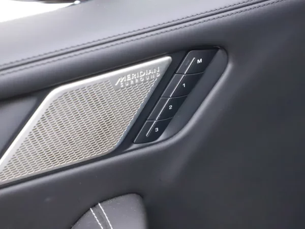 Photo 8 of 33 of SADHA2B17K1F66341 Jaguar I-PACE EV400 First Edition 90 kWh LED