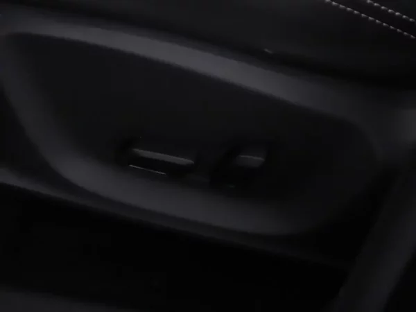 Photo 8 of 35 of LSJW74098LZ043107 MG ZS EV Luxury 45 kWh