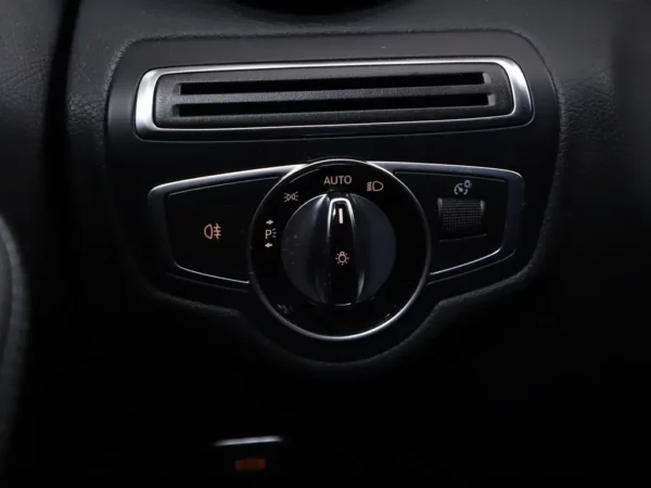 Photo 8 of 36 of WDD2052421F487089 Mercedes-Benz C-Klasse Estate C 200 (5-drs Combi)