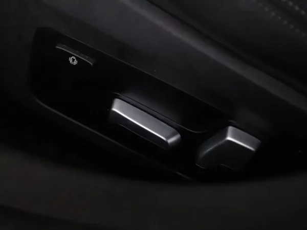 BMW 3 Serie Touring 330d Business Edition Plus Led-Laser