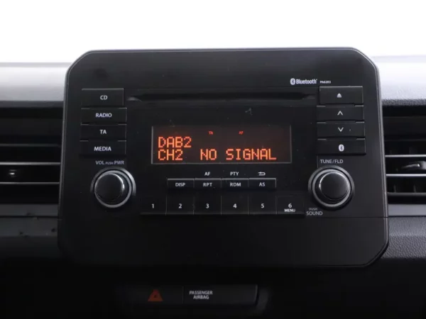 Photo 9 of 21 of JSAMFH91S00204629 Suzuki Ignis 1.2 Smart Hybrid Comfort