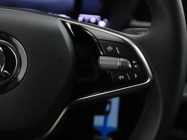 Photo 9 of 23 of TMBEP6PJXR4041955 Skoda Fabia 1.0 TSI Essence (5-drs Hatchb.)