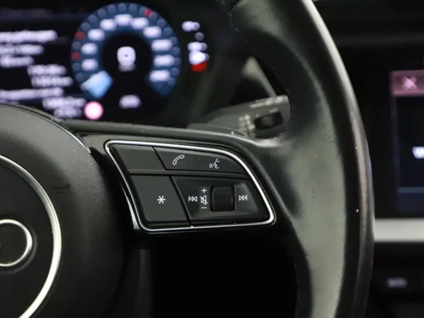 Photo 9 of 24 of WAUZZZGY5MA031836 Audi A3 Sportback 35 TFSI S-Tronic Business Edition