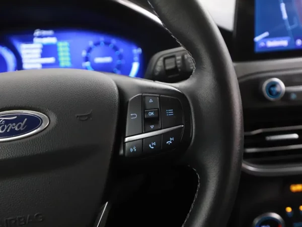 Photo 9 of 28 of WF0PXXGCHPLY55796 Ford FOCUS Wagon 1.0 EcoBoost Hybrid Titanium X