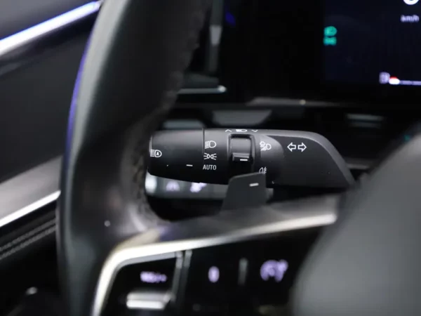 Photo 9 of 29 of VF1RHN00070299589 Renault Austral 1.2 E-Tech full hybrid 200 Techno