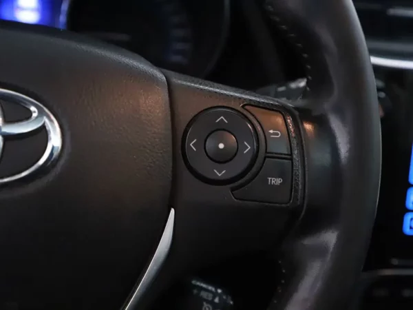 Photo 9 of 30 of SB1ZS3JEX0E174839 Toyota Auris Touring Sports 1.8 Hybrid Lease