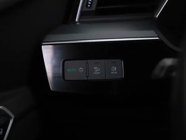 Photo 9 of 30 of WAUZZZGE6LB039975 Audi e-tron 50 quattro edition 71 kWh