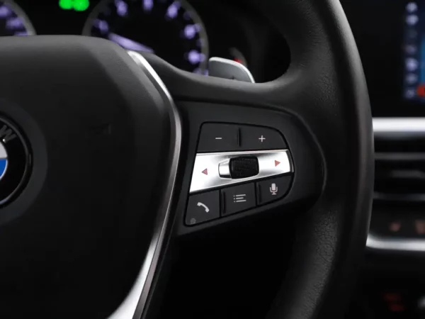 BMW 3-serie 320i High Executive (4-drs Sedan)