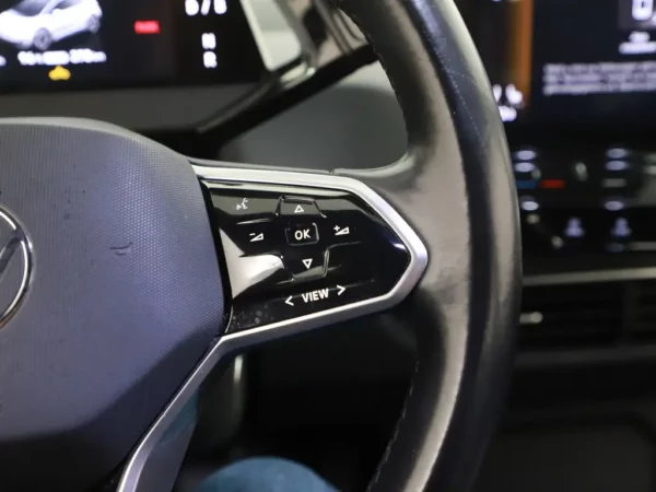 Photo 9 of 31 of WVWZZZE1ZMP028314 Volkswagen ID.3 Pro 58 kWh (5-drs Hatchb.)