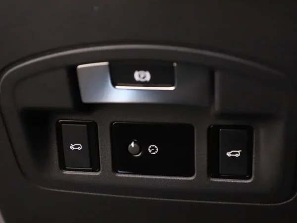 Photo 9 of 33 of SADHA2B17K1F66341 Jaguar I-PACE EV400 First Edition 90 kWh LED