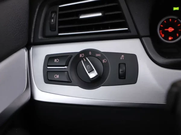 Photo 9 of 34 of WBA5G11040GC99540 BMW 5 Serie Touring 520i Aut. High Executive LED