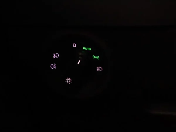 Photo 9 of 37 of TMBJR7NU0L5044196 Skoda Karoq 1.5 TSI AUT .Sportline Business LED