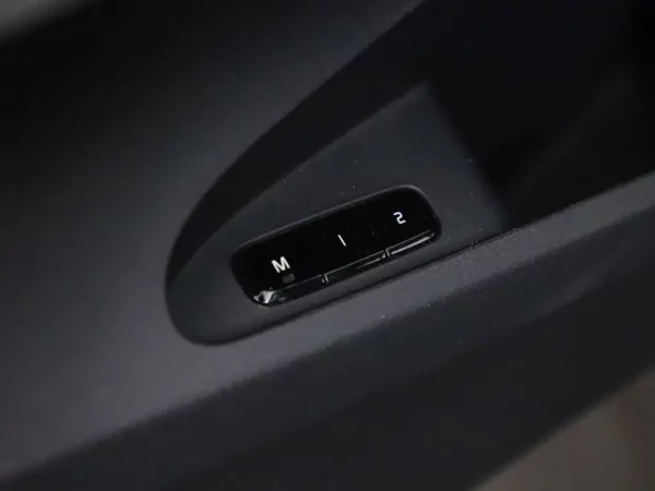 Photo 9 of 38 of LPSVSEDEEML007931 Polestar 2 Long Range Dual Motor Launch